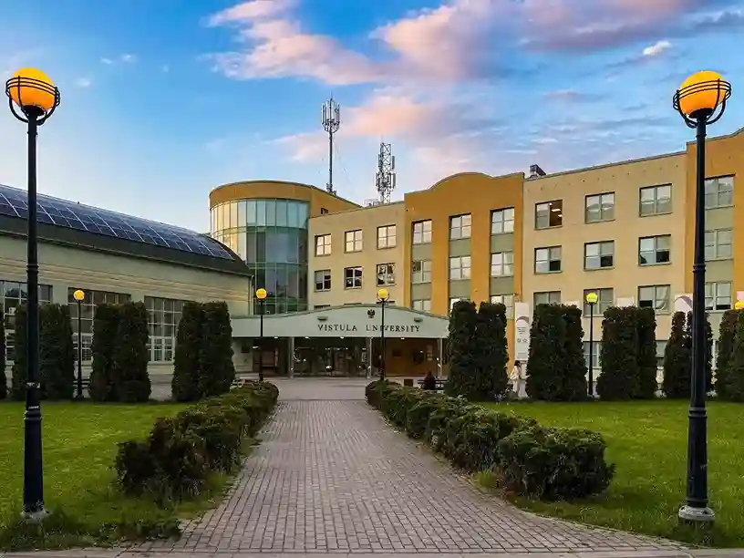 Budynek Akademii Finansów i Biznesu Vistula w Warszawie – naklejki na legitymację studencką i hologramy doktoranckie
