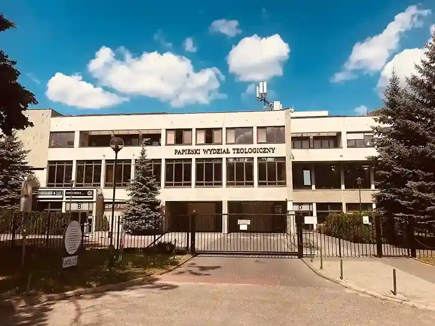 Budynek Akademii Katolickiej w Warszawie – hologramy do legitymacji studenckiej i doktoranckiej