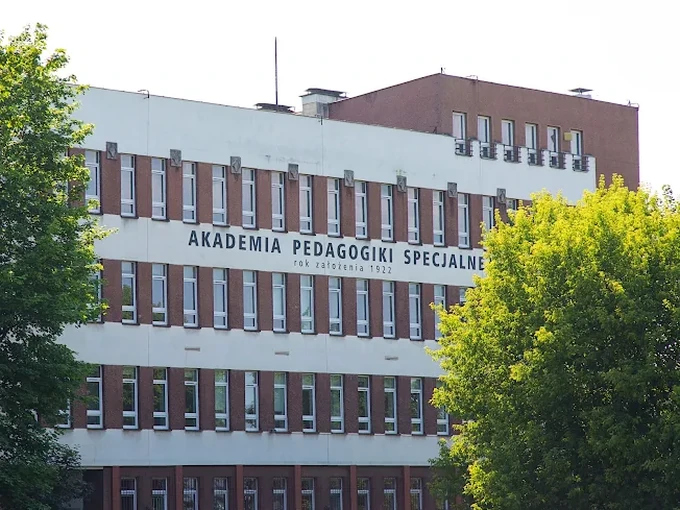 Akademia Pedagogiki Specjalnej w Warszawie (APS) – naklejki do legitymacji studenckiej | Hologramykolekcjonerskie24.com