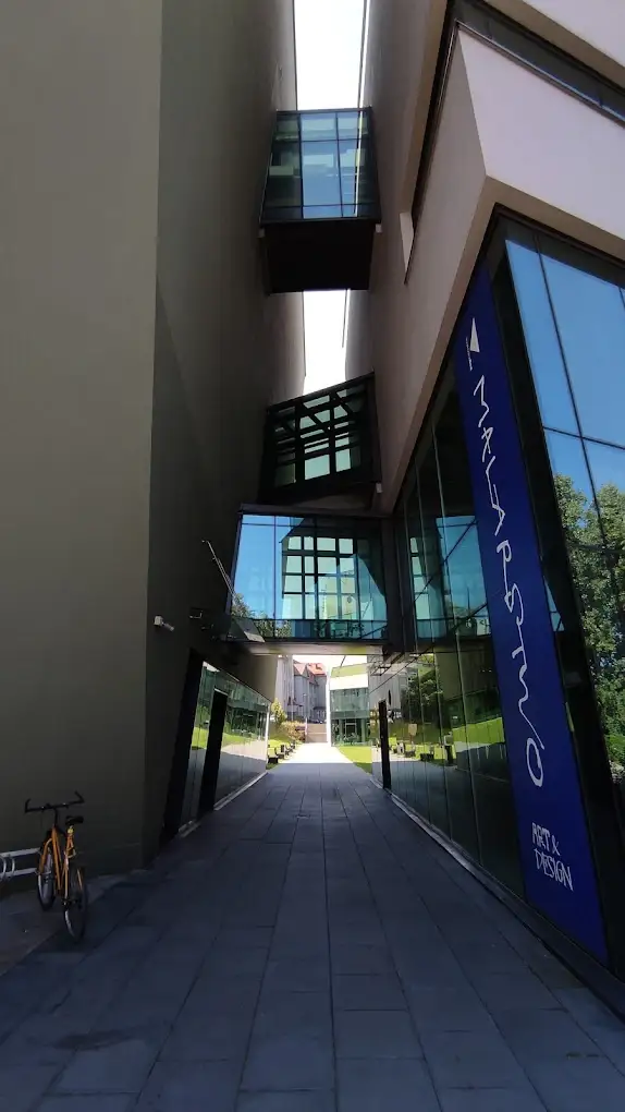 Hologramy kolekcjonerskie studenckie i doktoranckie Akademii Sztuk Pięknych w Katowicach