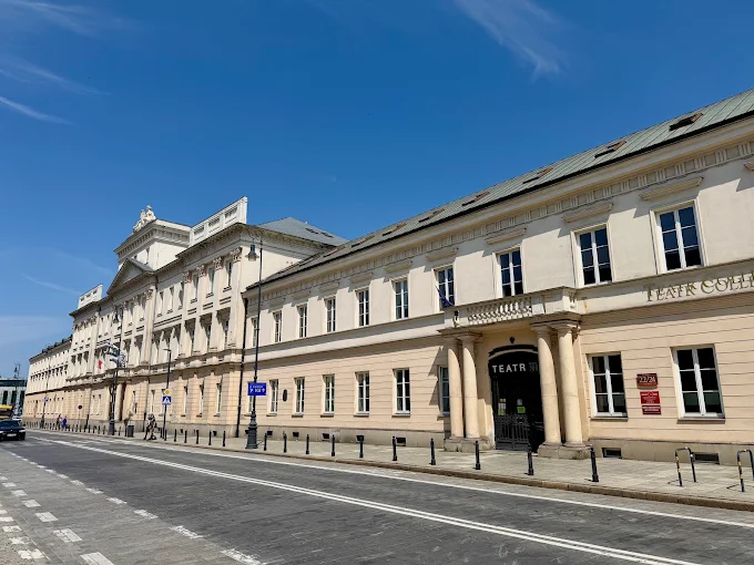 Gmach Akademii Teatralnej w Warszawie (AT Zelwerowicza Warszawa) – hologramy kolekcjonerskie na legitymacje