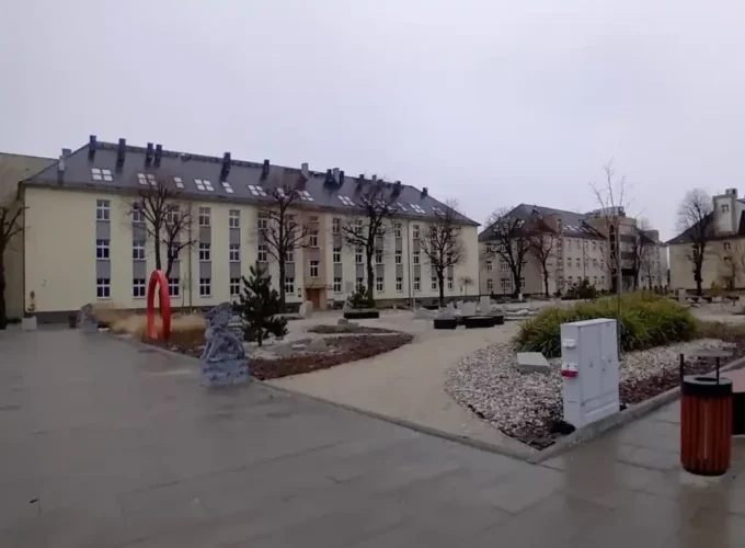 Teren Politechniki Opolskiej – naklejki na legitymacje studenckie i doktoranckie