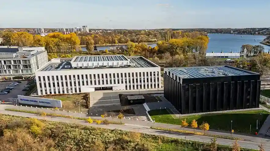 Kampus Politechniki Poznańskiej z lotu ptaka – hologramy do legitymacji studenckiej i doktoranckiej PP oraz naklejki kolekcjonerskie