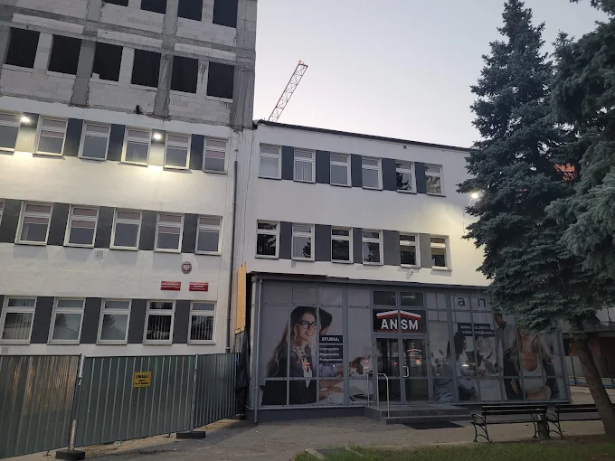 Budynek Poznańskiej Akademii Medycznej Nauk Stosowanych – hologramy kolekcjonerskie studenckie i doktoranckie