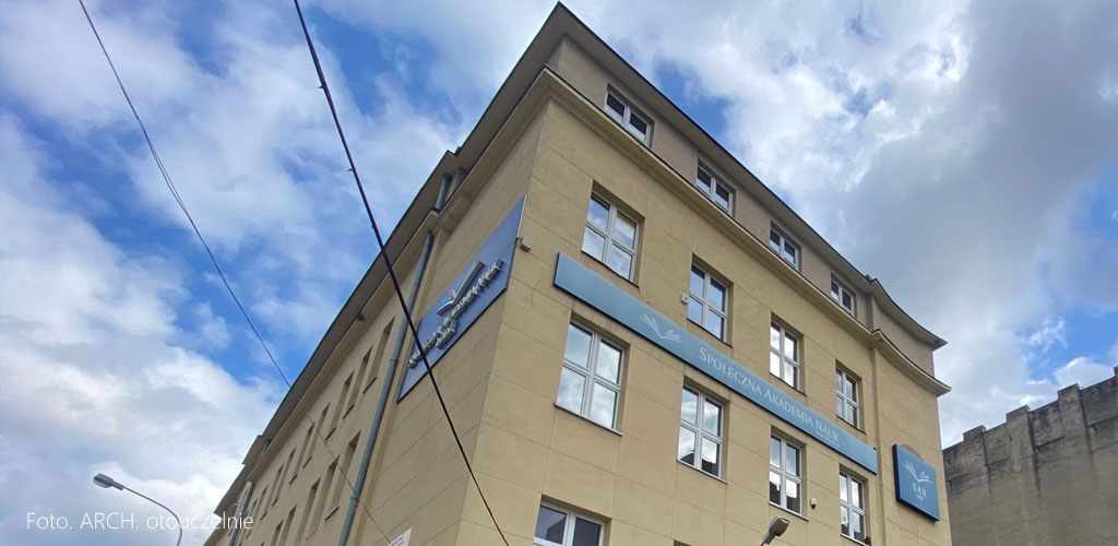 Budynek Społecznej Akademii Nauk w Łodzi – hologramy kolekcjonerskie studenckie i doktoranckie