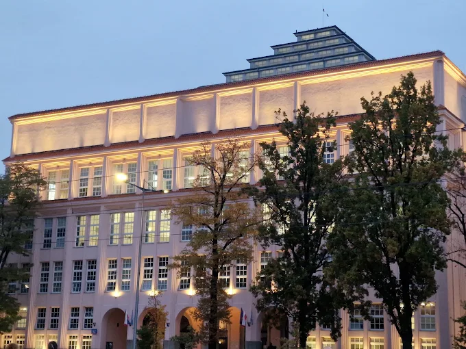 Gmach Główny SGH w Warszawie – hologramy kolekcjonerskie
