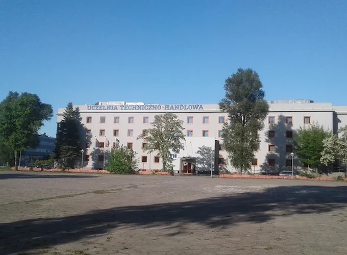 Budynek UTH Warszawa – hologramy na legitymacje i naklejki do legitymacji studenckiej