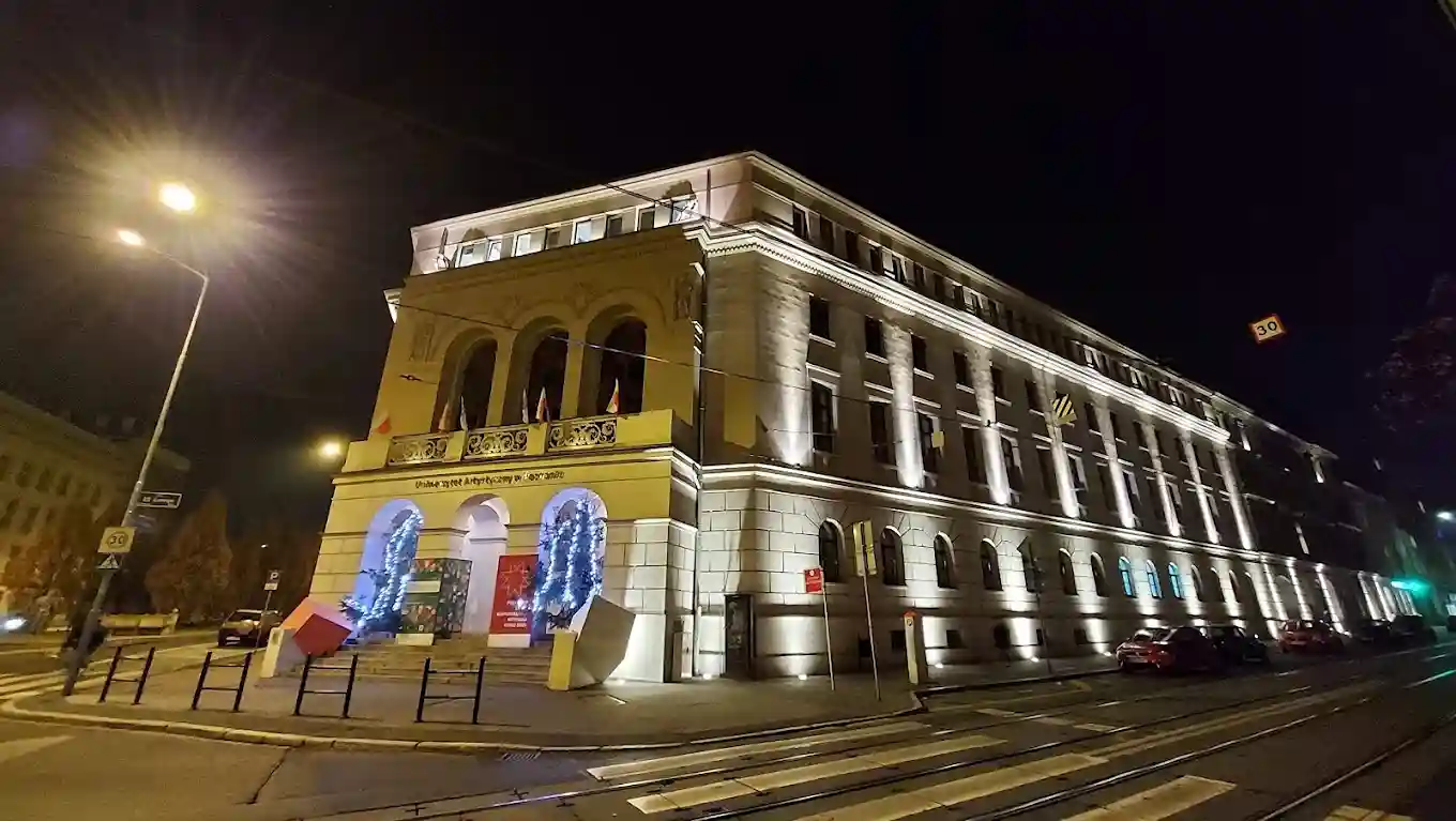 Audytorium Uniwersytetu Artystycznego w Poznaniu – naklejki do legitymacji studenckiej UAP i hologramy kolekcjonerskie