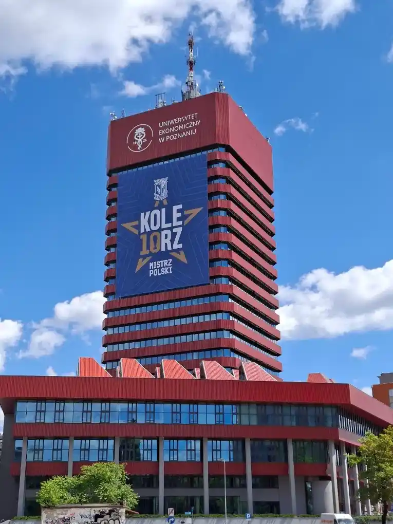 Wieżowiec Uniwersytetu Ekonomicznego w Poznaniu – hologramy kolekcjonerskie studenckie UEP i naklejki do legitymacji