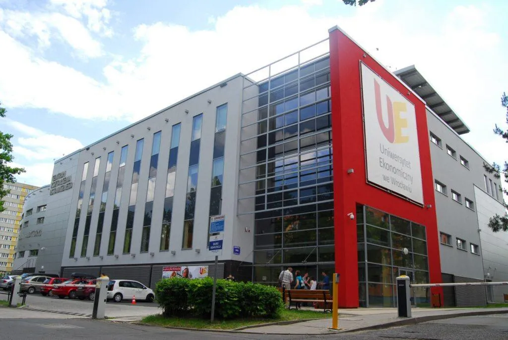 Budynek Uniwersytetu Ekonomicznego we Wrocławiu (UEW) – naklejki do legitymacji studenckiej i doktoranckiej