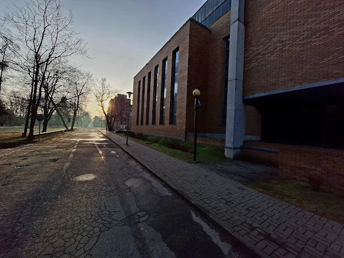 Kampus UKSW w Warszawie – hologramy na legitymację i naklejki do legitymacji studenckiej