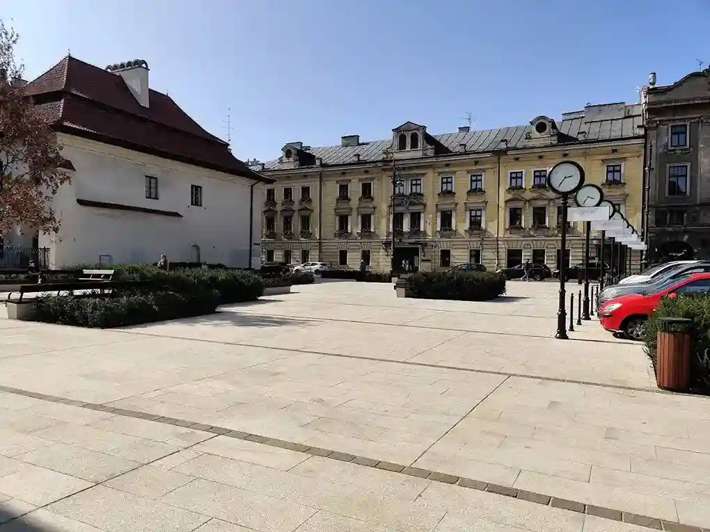 Dziedziniec i zabytkowa zabudowa Uniwersytetu Komisji Edukacji Narodowej w Krakowie – hologramy do legitymacji studenckiej i doktoranckiej