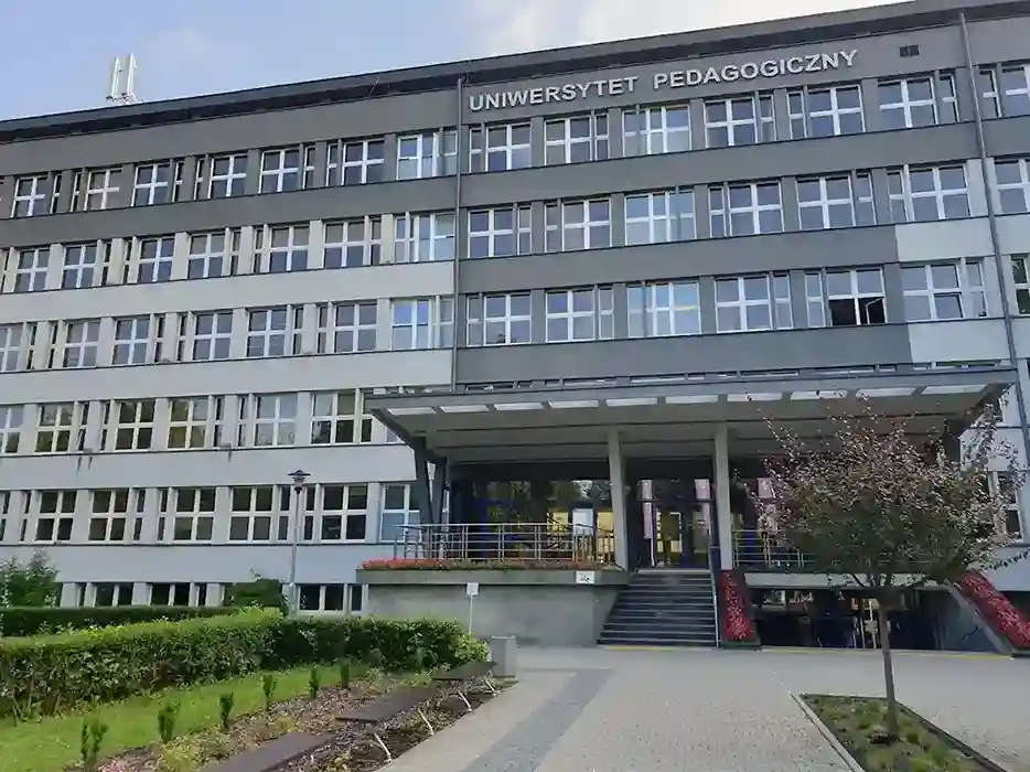Budynek Uniwersytetu Komisji Edukacji Narodowej w Krakowie – hologramy kolekcjonerskie studenckie i doktoranckie