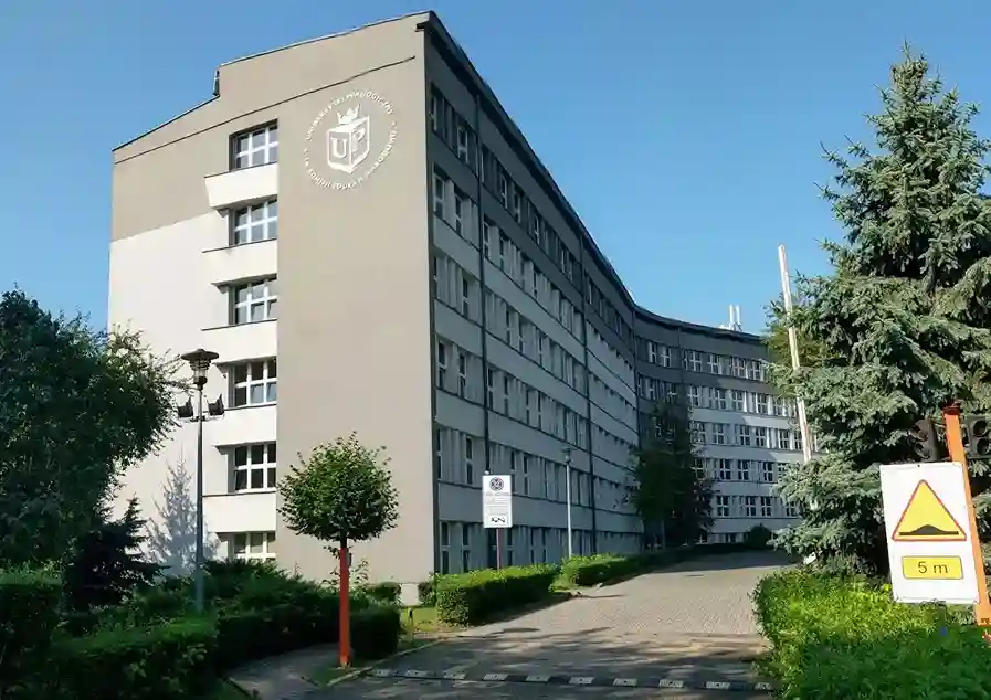 Budynek Uniwersytetu Komisji Edukacji Narodowej w Krakowie – naklejki na legitymacje studenckie i doktoranckie