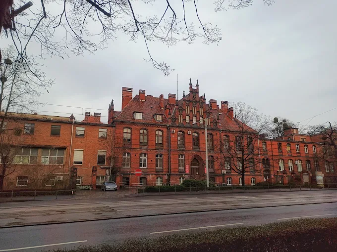 Uniwersytet Medyczny we Wrocławiu – hologramy na legitymacje studenckie