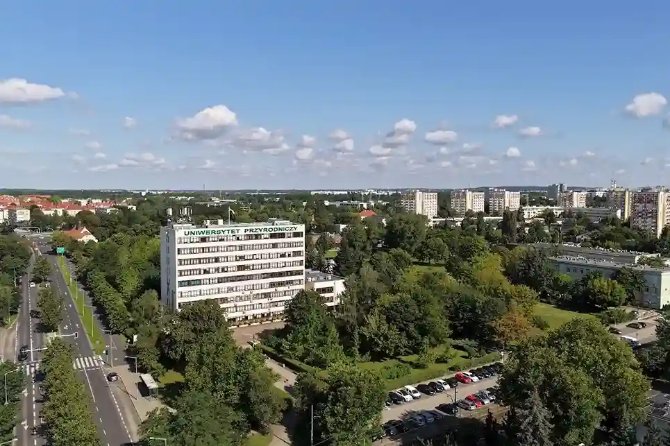 Kampus Uniwersytetu Przyrodniczego w Poznaniu z lotu ptaka – naklejki na legitymację studencką UPP i hologramy kolekcjonerskie