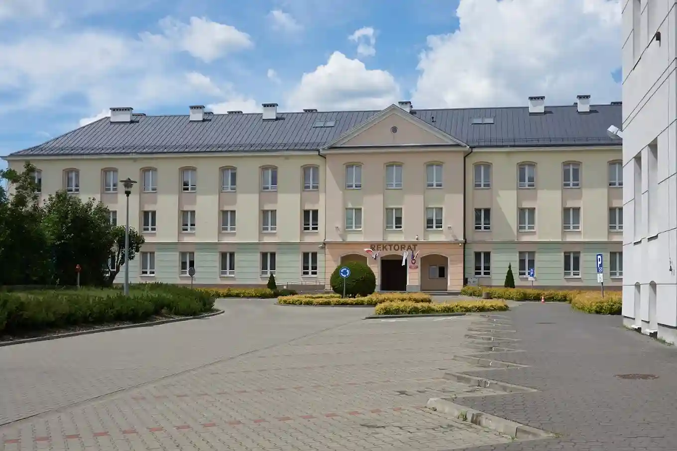 Budynek Uniwersytetu Radomskiego im. Kazimierza Pułaskiego – hologramy do legitymacji studenckiej i doktoranckiej