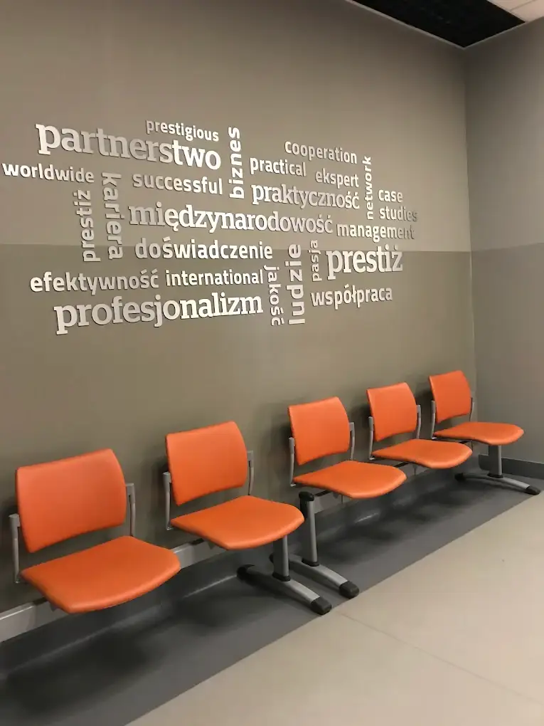 Wnętrze Uniwersytetu WSB Merito w Poznaniu – hologramy na legitymację doktorancką WSB Merito i naklejki kolekcjonerskie