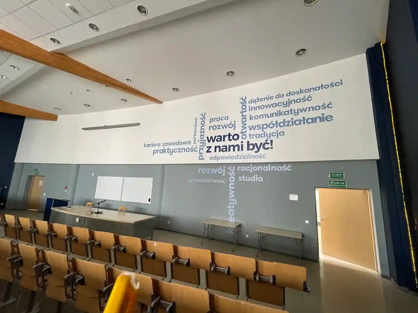 Sala wykładowa Uniwersytetu WSB Merito w Toruniu – hologramy do legitymacji studenckiej i doktoranckiej