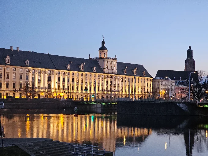 Uniwersytet Wrocławski (UWr) – naklejki na legitymację studencką i hologramy kolekcjonerskie