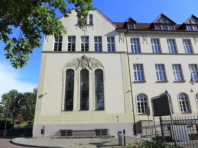 Budynek Uniwersytetu Zielonogórskiego – naklejki na legitymację studencką