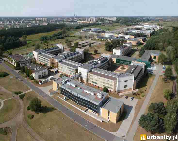 Kampus Uniwersytetu im. Adama Mickiewicza w Poznaniu z lotu ptaka – naklejki na legitymację studencką UAM i hologramy kolekcjonerskie
