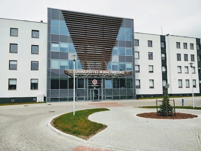 Budynek Uniwersytetu w Białymstoku (UwB) – naklejki na legitymację studencką i hologramy kolekcjonerskie