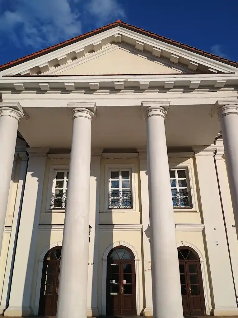 Kolumnowe wejście Uniwersytetu w Siedlcach – hologramy na legitymację doktorancką UwS i naklejki kolekcjonerskie