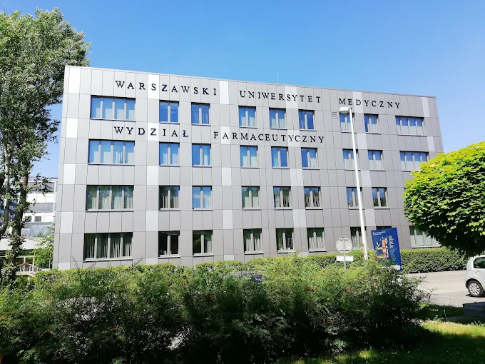 Wydział Farmaceutyczny Warszawskiego Uniwersytetu Medycznego – hologramy kolekcjonerskie