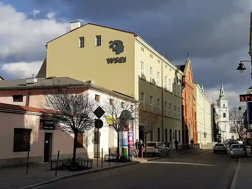Budynek Wyższej Szkoły Ekonomii i Informatyki w Krakowie – naklejki na legitymacje studenckie i doktoranckie