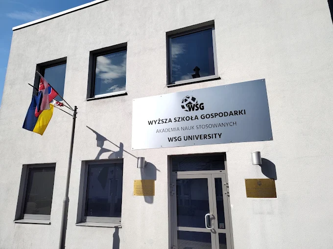 Budynek Wyższej Szkoły Gospodarki w Bydgoszczy (WSG) – naklejki do legitymacji studenckiej, hologramykolekcjonerskie24.com