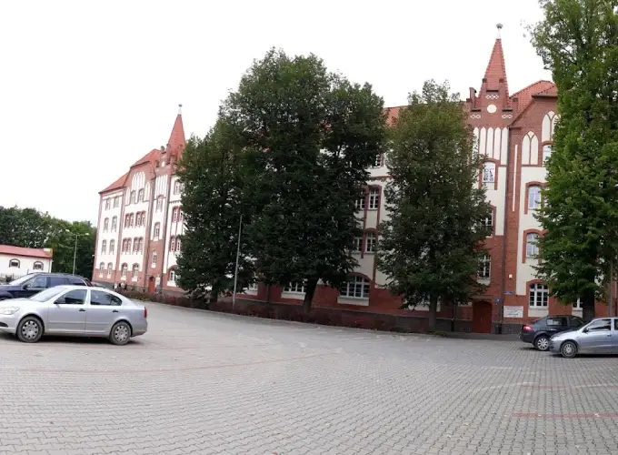 Budynek Wyższej Szkoły Informatyki i Zarządzania im. Prof. Tadeusza Kotarbińskiego w Olsztynie – hologramy kolekcjonerskie studenckie i doktoranckie