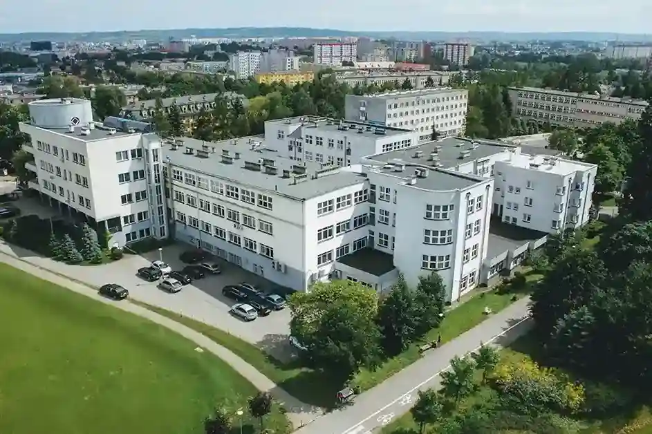 Kampus Wyższej Szkoły Informatyki i Zarządzania w Rzeszowie – naklejki na legitymację studencką WSIiZ i hologramy kolekcjonerskie