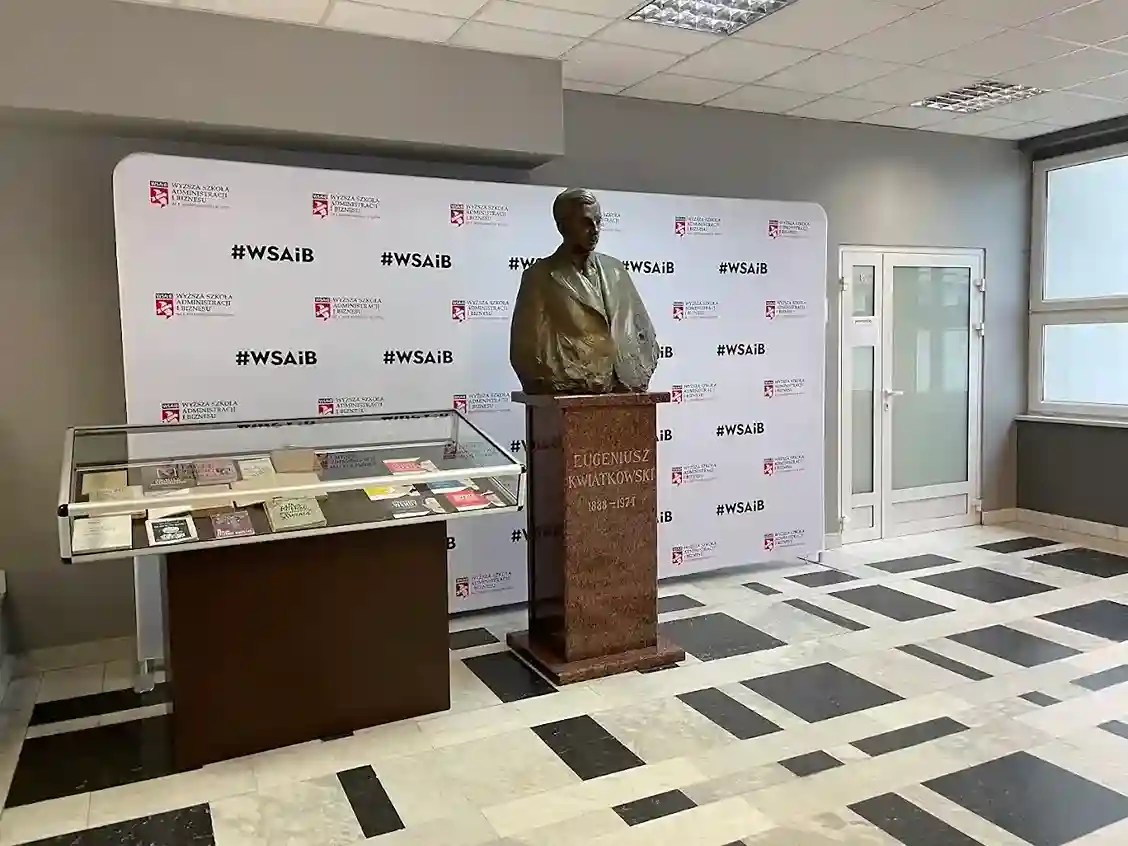Hologramy kolekcjonerskie do legitymacji studenckiej WSAiB – Wyższa Szkoła Administracji i Biznesu w Gdyni
