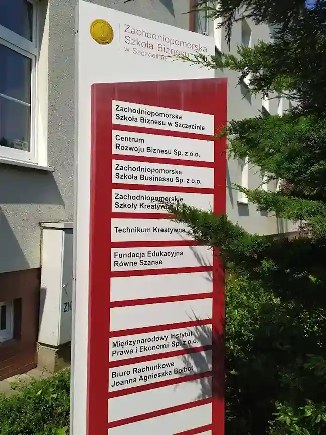 Oznaczenie Zachodniopomorskiej Szkoły Biznesu – Akademii Nauk Stosowanych w Szczecinie – hologramy na legitymację doktorancką ZPSB i naklejki kolekcjonerskie