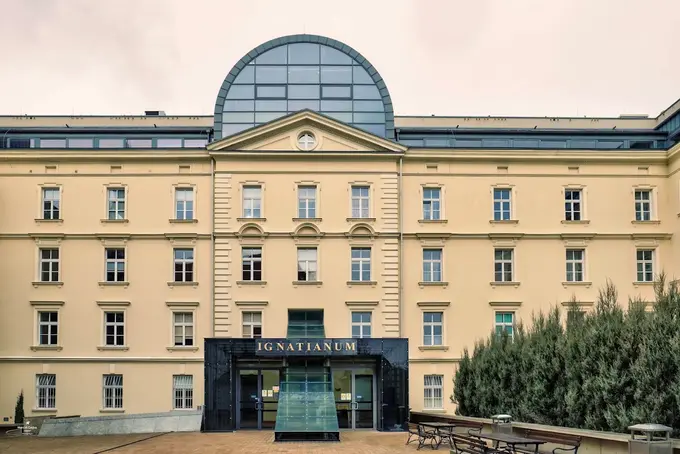 Gmach dawnej Akademii Ignatianum, obecnie Uniwersytetu Ignatianum w Krakowie (UIK) – naklejki na legitymację studencką