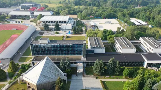 Kampus Akademii Wychowania Fizycznego w Krakowie z lotu ptaka – naklejki do legitymacji studenckiej AWF