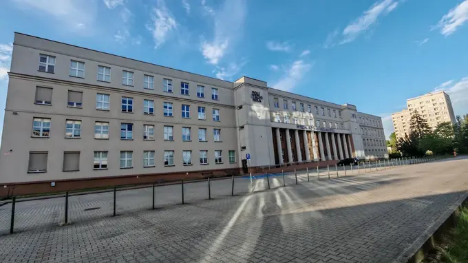 Gmach Wydziału Inżynierii Mechanicznej PCz – hologramy na legitymację doktorancką
