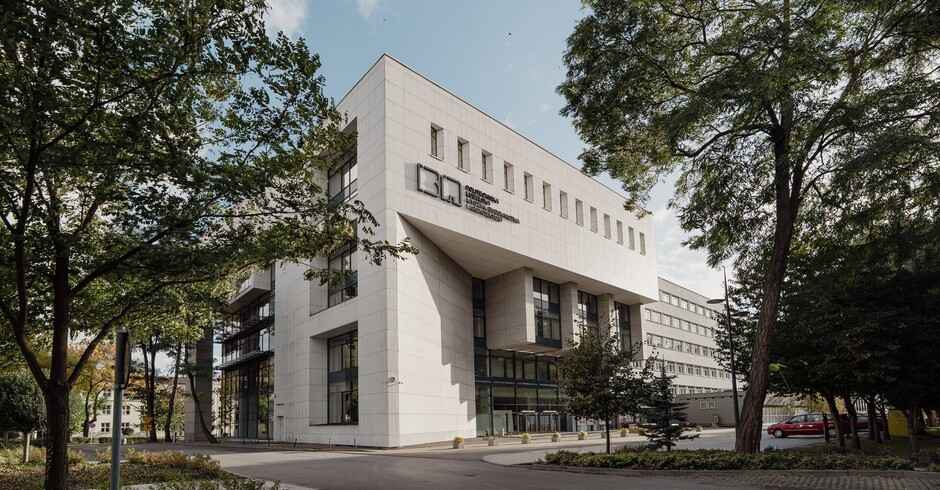 Nowoczesny budynek Politechniki Lubelskiej – naklejki na legitymację studencką POLLUB