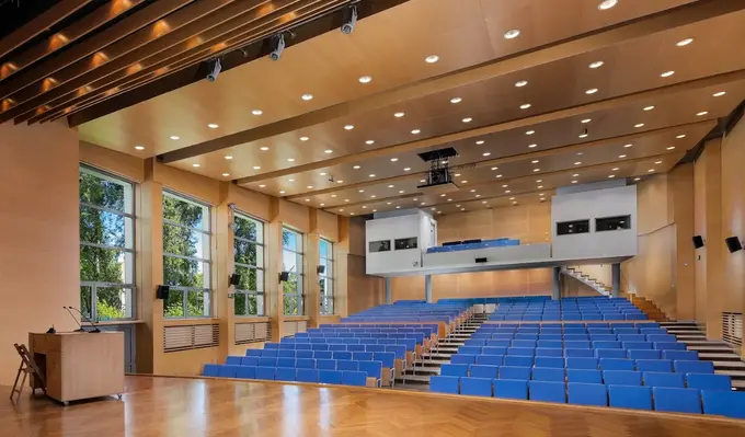 Aula Uniwersytetu Jana Długosza w Częstochowie – hologramy do legitymacji studenckiej i doktoranckiej