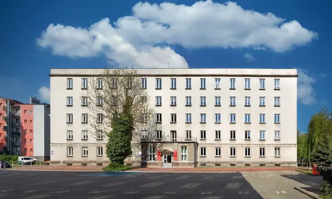 Budynek Uniwersytetu Jana Długosza w Częstochowie – hologramy na legitymację doktorancką UJD